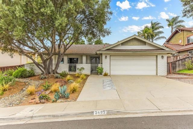 Photo - 2462 Lozana Rd