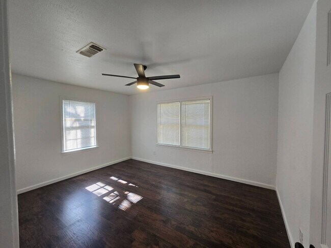 Photo - 1601 S 35th St