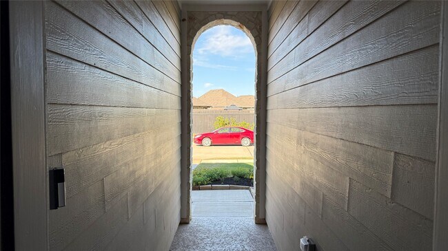 Photo - 215 Amaranth Wy