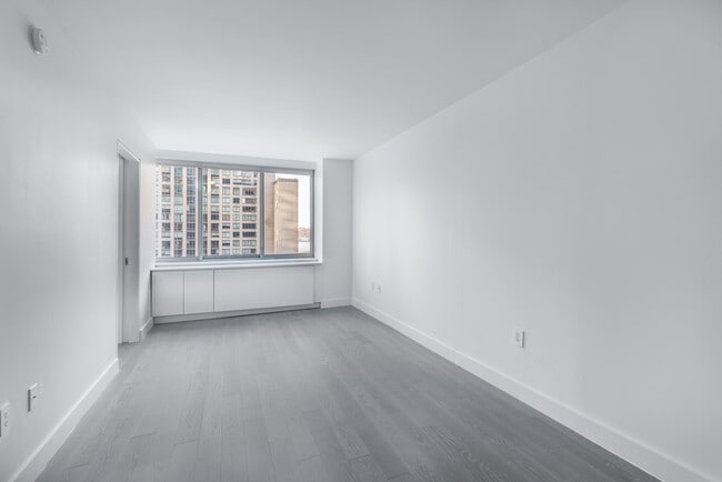 Photo - 101 West End Avenue