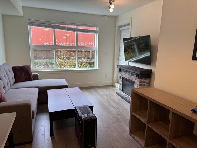 Building Photo - 30515 Cardinal Av Unit 210