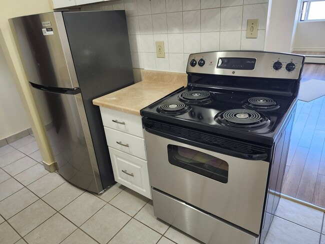 Photo - 260 Grantham Ave