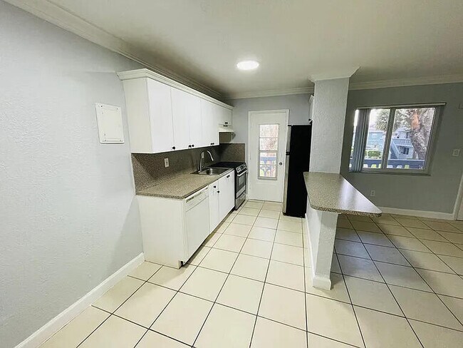 890 NW 45th Ave Unit 32