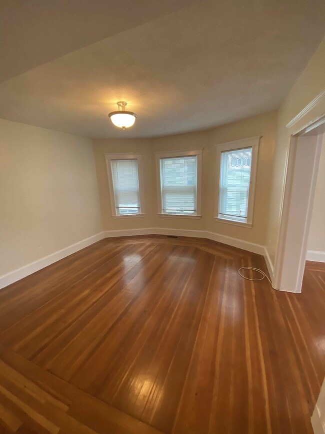 55 Simpson Ave Unit 1
