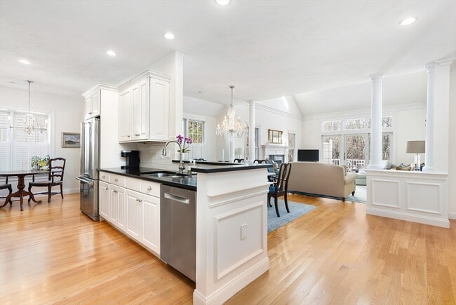 Photo - 239 Washington St