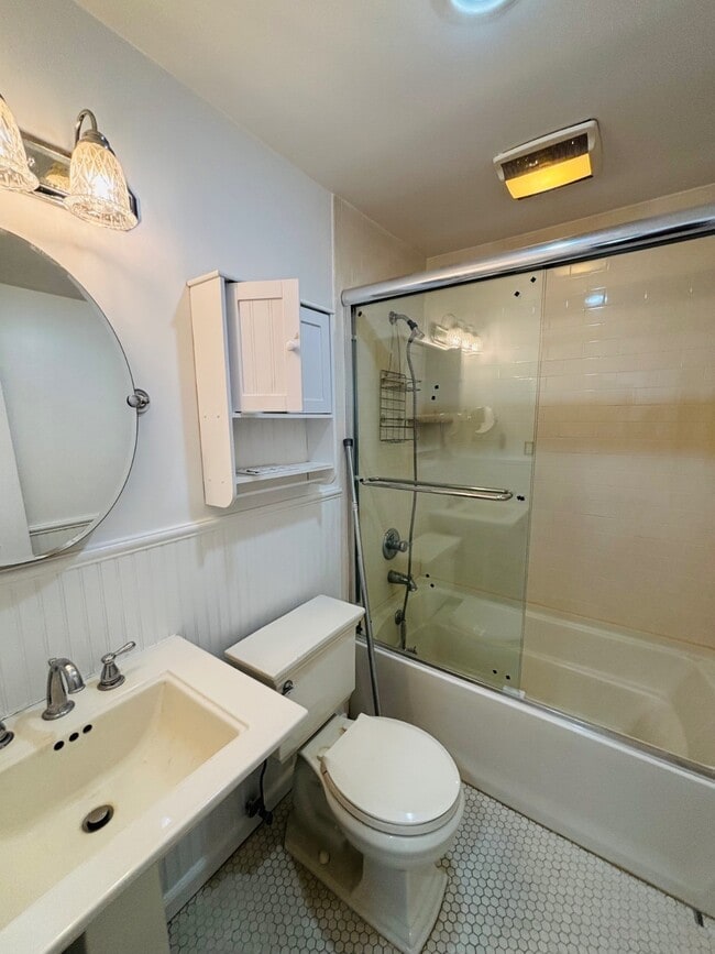 Photo - 133 Berry Hill Rd Unit 2