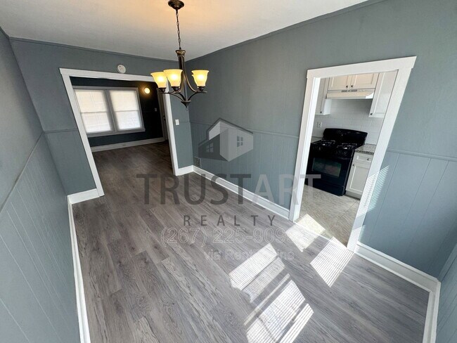 Photo - 2640 S Robinson St