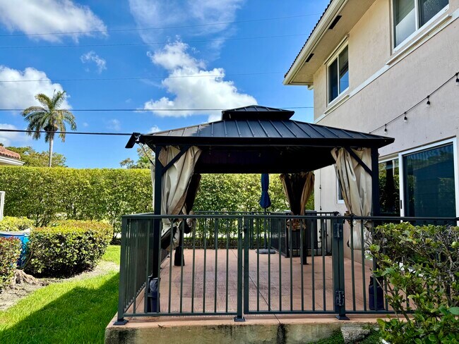 Photo - 4901 Palm Garden Ln