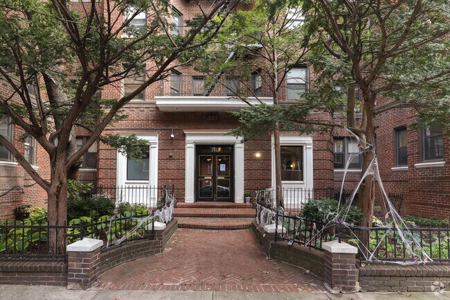 Building Photo - 385 Argyle Rd