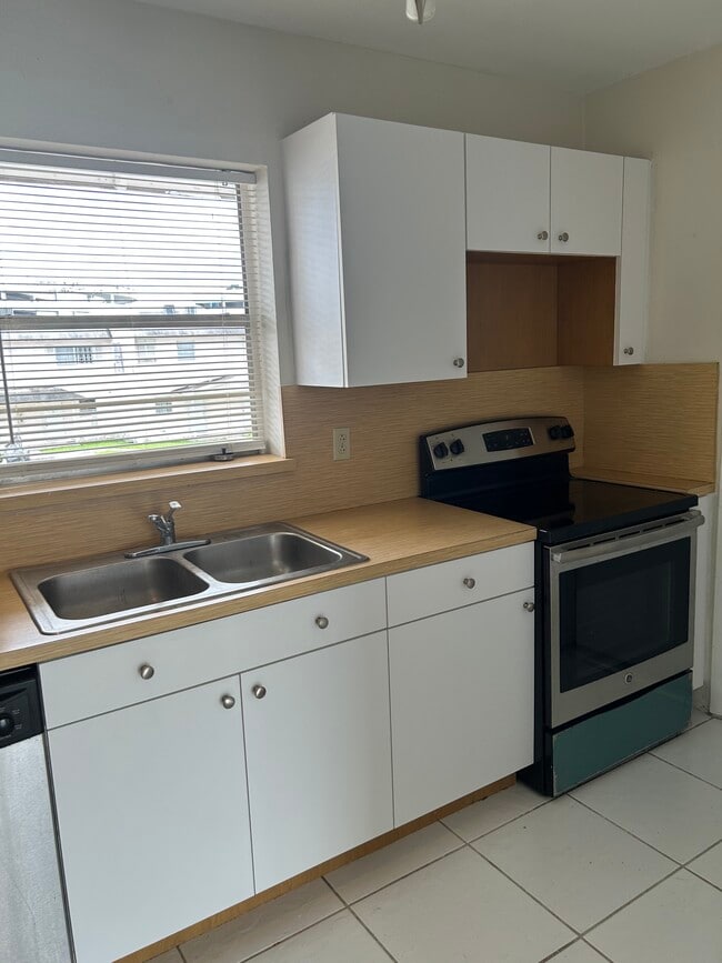 Photo - 7350 SW 82nd St Unit C224
