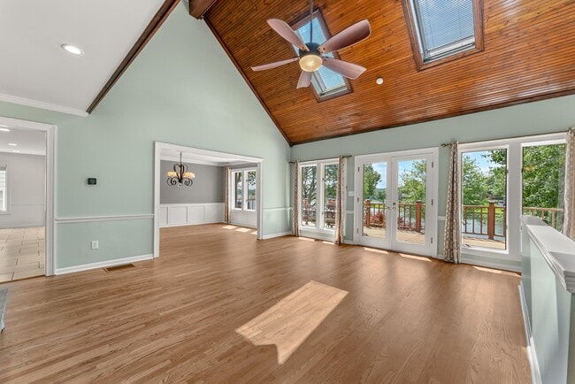 Photo - 9711 Pine Point Dr
