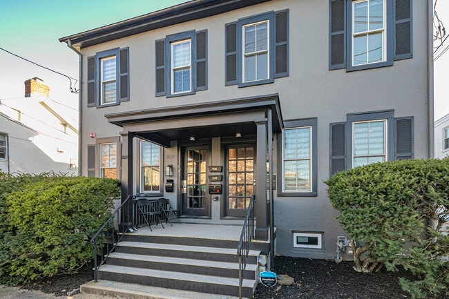 Photo - 357-359-359 Nassau St Unit A