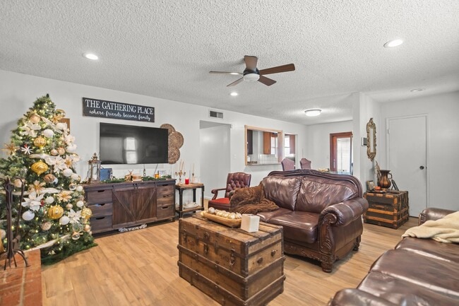 Photo - 3 Bd/2 Ba House in the Heart of Shafter