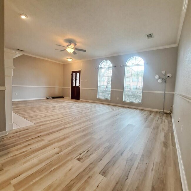 Photo - 1365 El Camino Village Dr