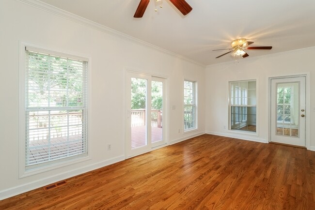 Photo - 110 Overhill Dr