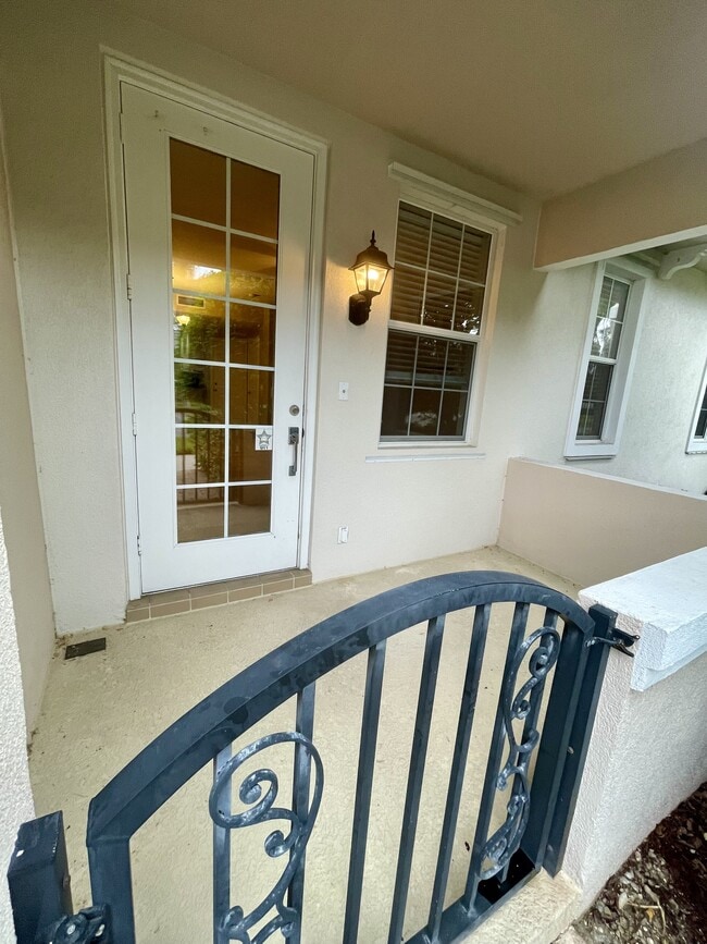 Photo - 1649 Napoli Dr W