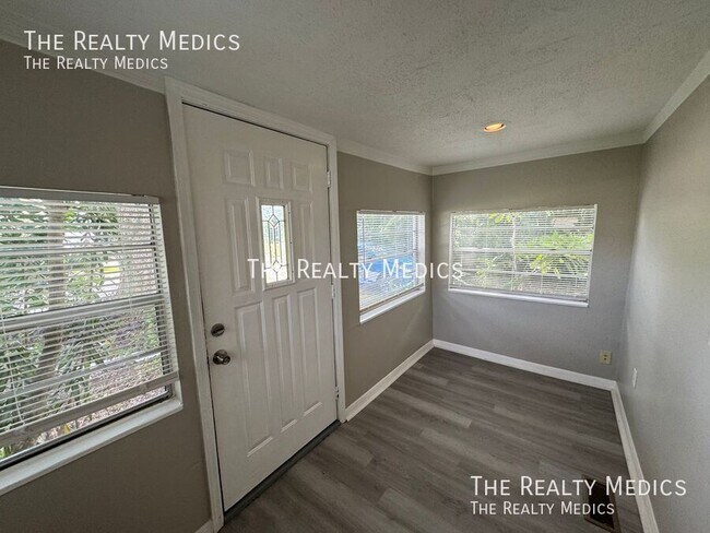 Photo - 2320 S Shine Ave