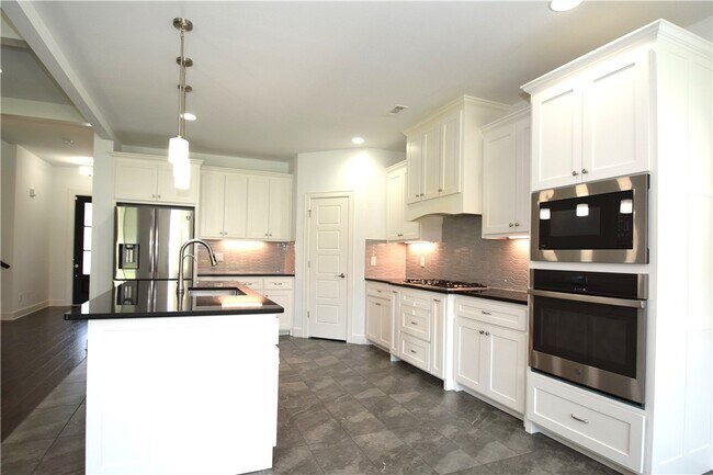 Photo - 4203 SW Bermuda Ave