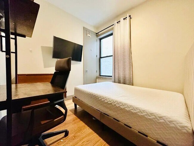Photo - Furnished room/NOT APARTMENT Unit 3E