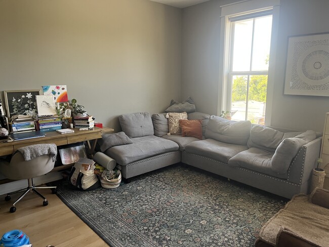 Living room - 1704 Church St Apartment Unit 303