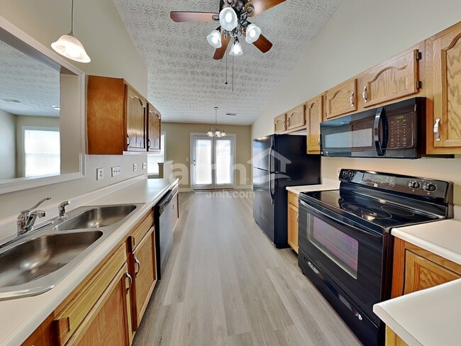 Photo - 11 Sparrow Ln