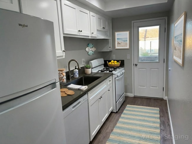 Photo - 16971 Hoskins, 2