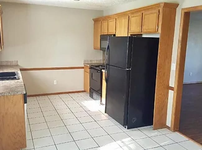 Photo - N Willow Dr Duplex Unit B