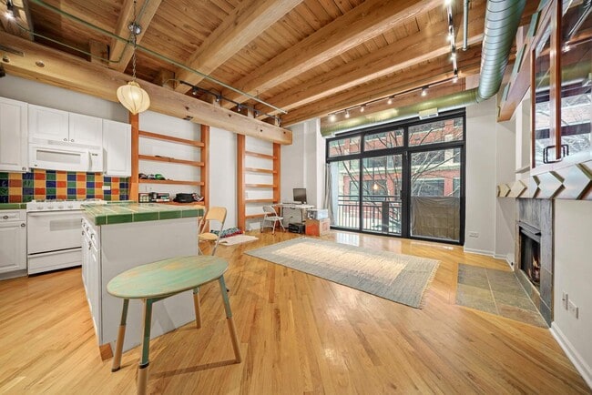 Photo - 520 W Huron St