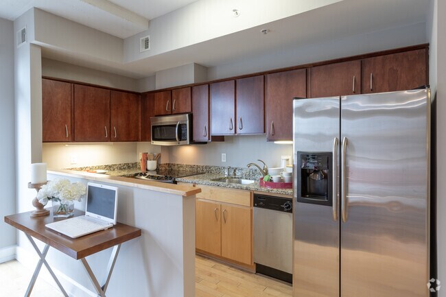 1BR, 1BA - 614 SF