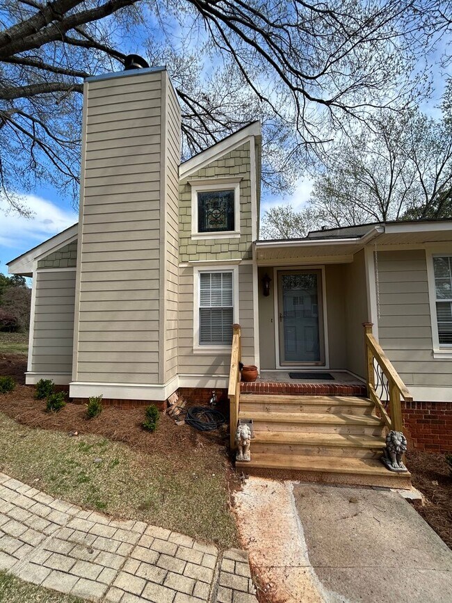 Photo - Cozy 3/2 with bonus in East Rome- $1,995