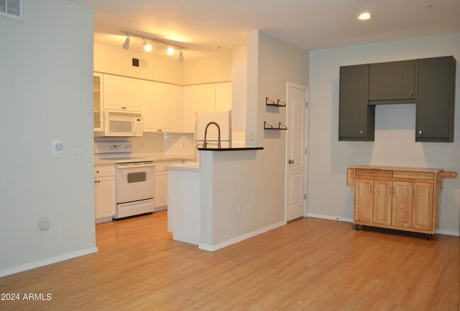 Building Photo - 1701 E Colter St Unit 263