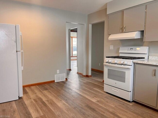 Photo - 1312 W 37th St