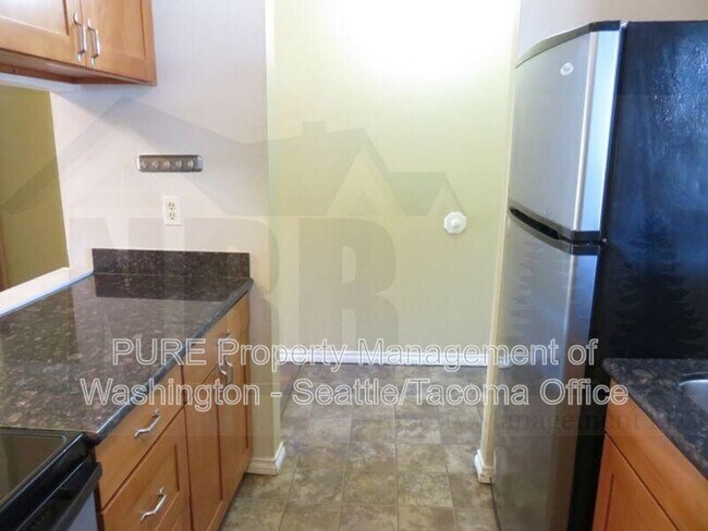 Photo - 3428 I St NE Unit S303