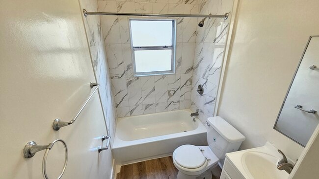 Photo - 727 S Coronado St Unidad 302