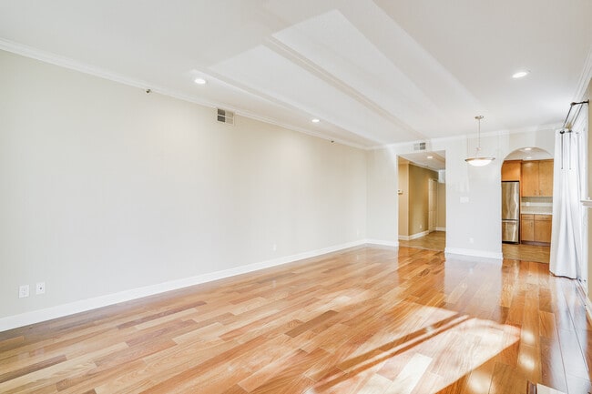 Photo - 30 Lorton Ave