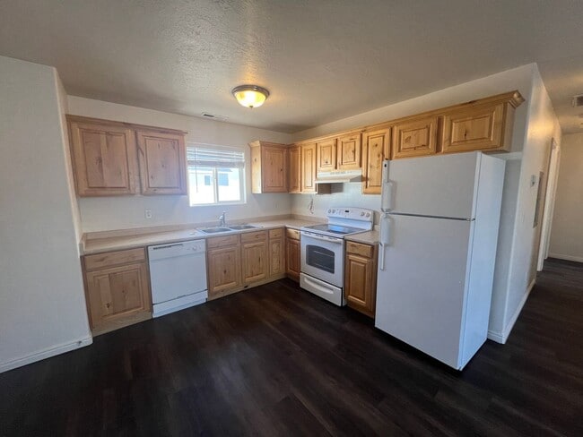 Photo - 3 bed 2 bath - Twin Home - Pets considered