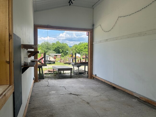 Photo - 19 Cary Rd Unidad Ceramics Private Studio