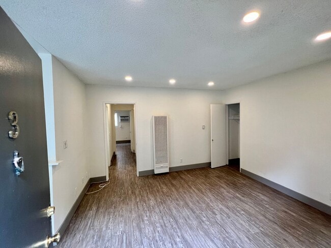 Photo - 12727 Matteson Ave Unidad 3