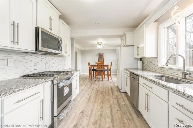 Photo - 7851 Haggerty Rd