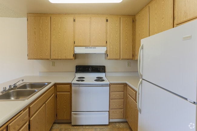1BR, 1BA - 680 SF