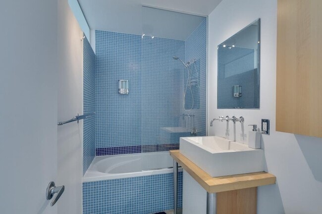 Photo - 454 Rue De la Gauchetière O