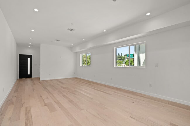 Photo - 3564- 3566 Eagle Rock Blvd Los Angeles, CA... Unit 1A