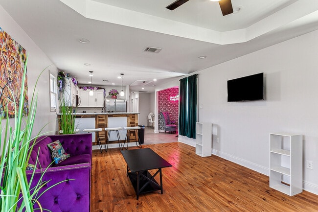 Photo - 2331 Feliciana St