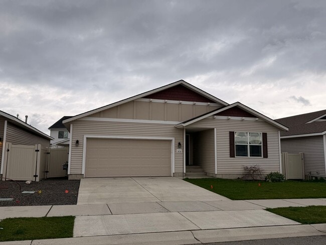 Building Photo - Beautiful Home in Montrose Community!