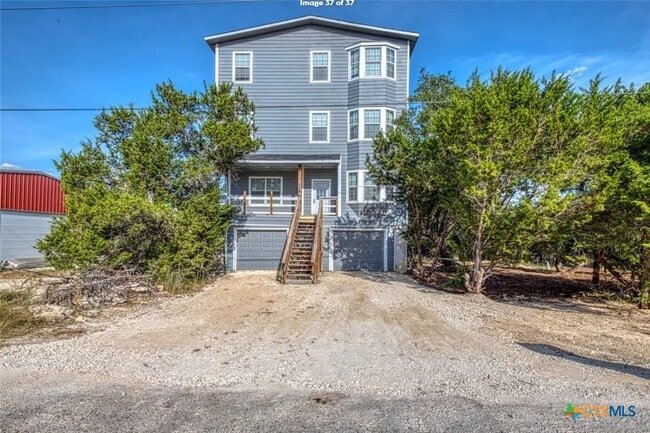 Building Photo - 729 Clay Ridge