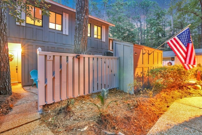 Building Photo - 7 Windflower Ct