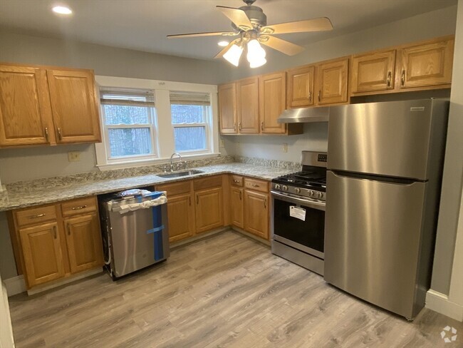 Building Photo - 28 Sunset St Unit 28 Rental