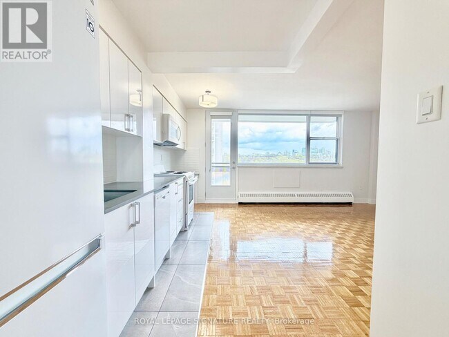 Photo - 276 St George St Unit 809