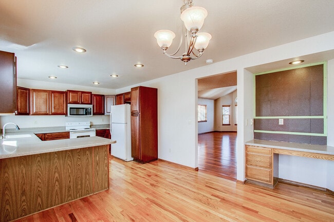 Photo - Spacious 4BR Home in Gleneagle!!!