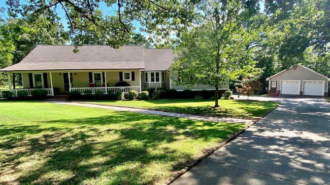 Building Photo - 11 Henry Ct